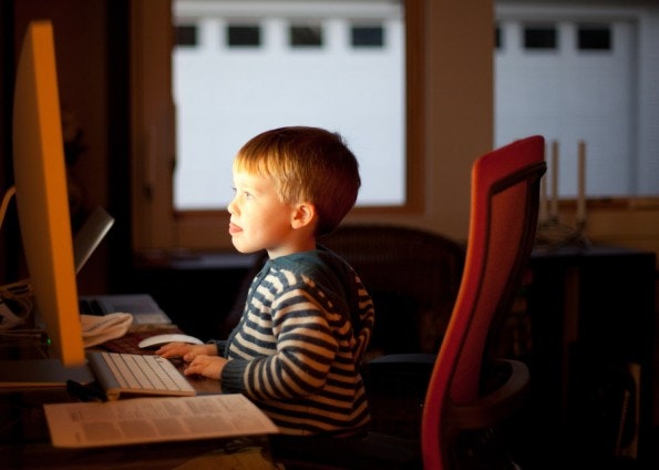 Es gibt mittlerweile viele Tools um Kindern zum Programmieren zu bringen. (Bild: Lars Plougmann / Flickr Lizenz: CC BY-SA 2.0)