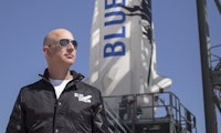 Blue Origin: Jeff Bezos’ Raumfahrtfirma versteigert Flüge ins All