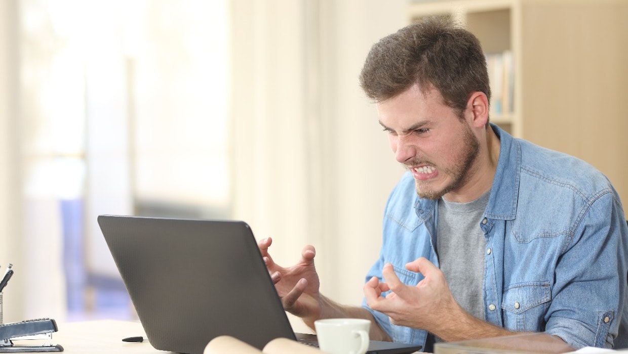 (Bild: Shutterstock / antonioguillem) Digital Detox? So kannst du deine schlechten Tech-Gewohnheiten minimalisieren