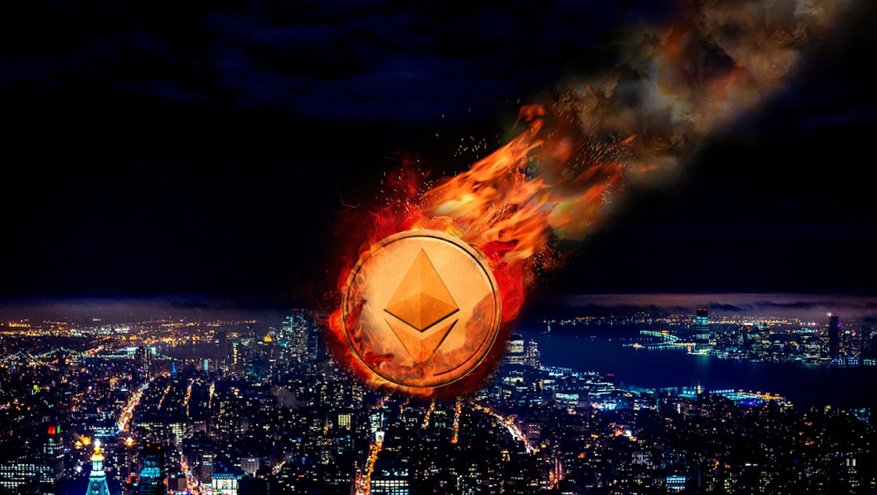 Transaction fees decrease. (Graphic: Akarat Phasura / Shutterstock) Ethereum: Ailing NFT market causes transaction fees to fall