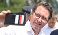 Verkehrsminister Scheuer will Aus für klassische Verbrenner bis 2035