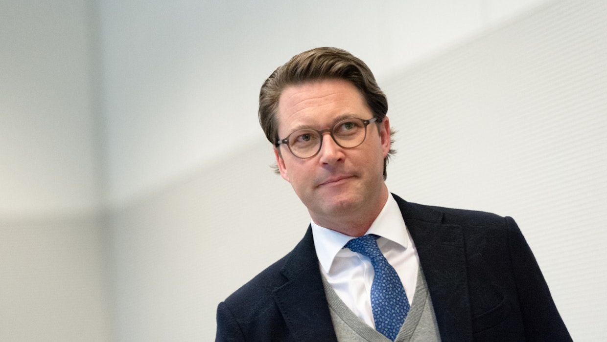 Scheuer kritisiert Lieferprobleme bei Elektroautos Scheuer kritisiert Lieferprobleme bei Elektroautos