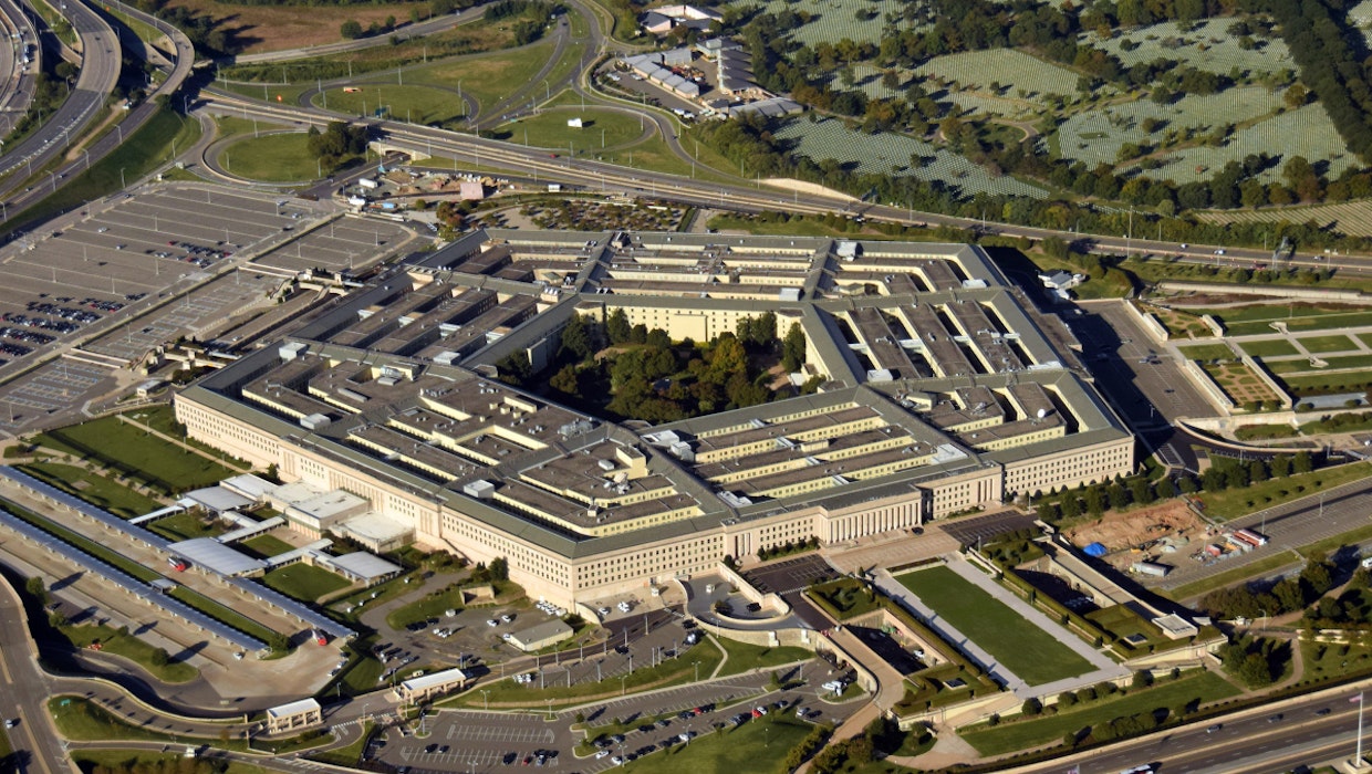 Ringen um milliardenschweren Pentagon-Auftrag: Rückschlag für Amazon Ringen um milliardenschweren Pentagon-Auftrag: Rückschlag für Amazon