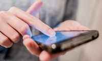 Bakterienschleuder Smartphone: So reinigst du dein Handy richtig