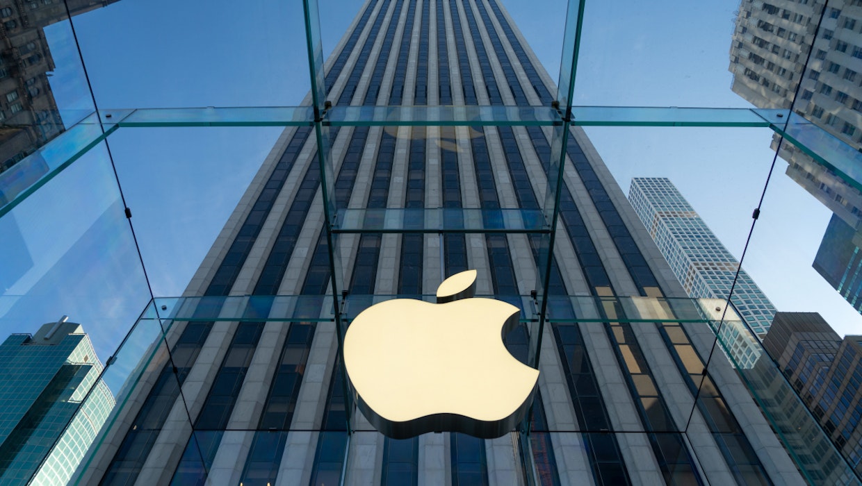 Apple Store auf der Fifth Avenue in Manhattan. (Foto: dpa) Apple: Irisches KI-Startup soll Siri zu besserer Spracherkennung verhelfen