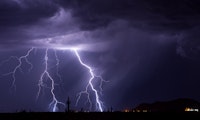 Gefahr bei Blitz und Gewitter: Warum deine Geräte besonderen Schutz brauchen