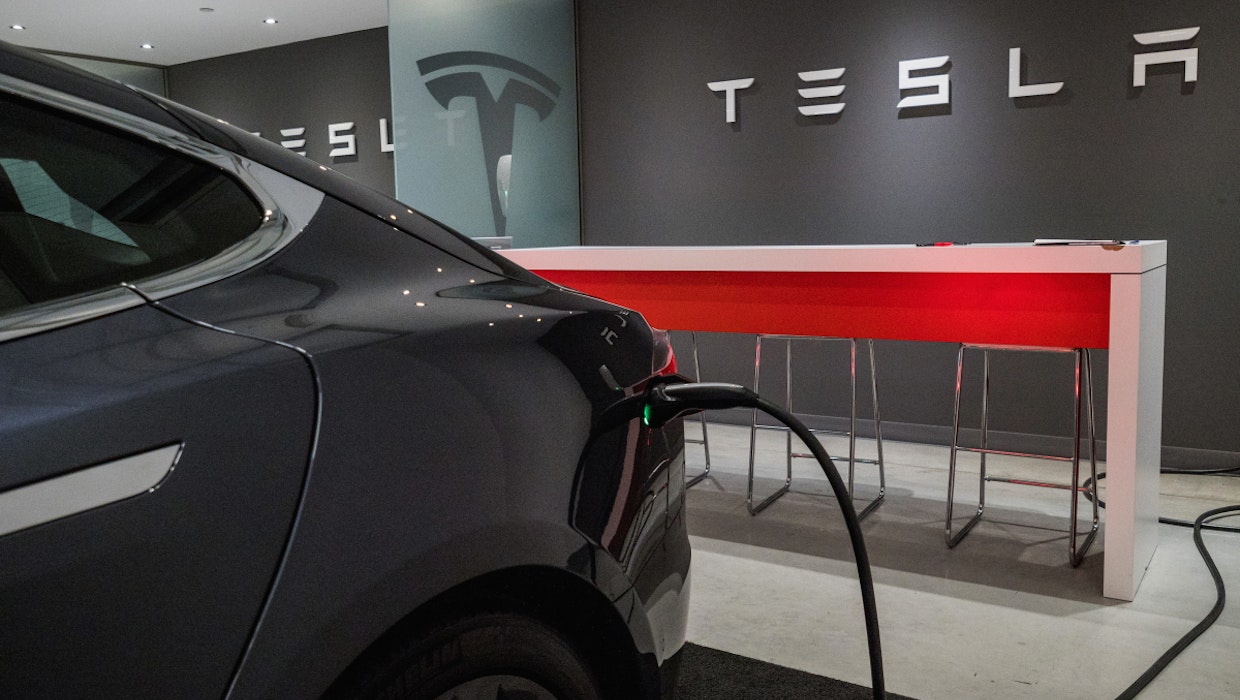 Autopilot- und Supercharger-Test: Erstes Tesla Model Y in Europa gesichtet Autopilot- und Supercharger-Test: Erstes Tesla Model Y in Europa gesichtet