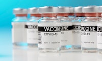 Verschwörungsmythen: 5G-Chip im Covid-Impfstoff entpuppt sich als Gitarren-Effektpedal