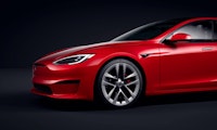 Verkaufsstart angeblich schon im Juli: Elon Musk stellt neues Model S vor