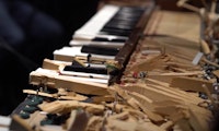 Games-Entwicklung: Dieses Klavier wurde für ein Videospiel zerstört