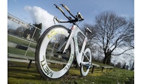 Platten war gestern: Nasa-Startup stellt Fahrradreifen aus Metall her