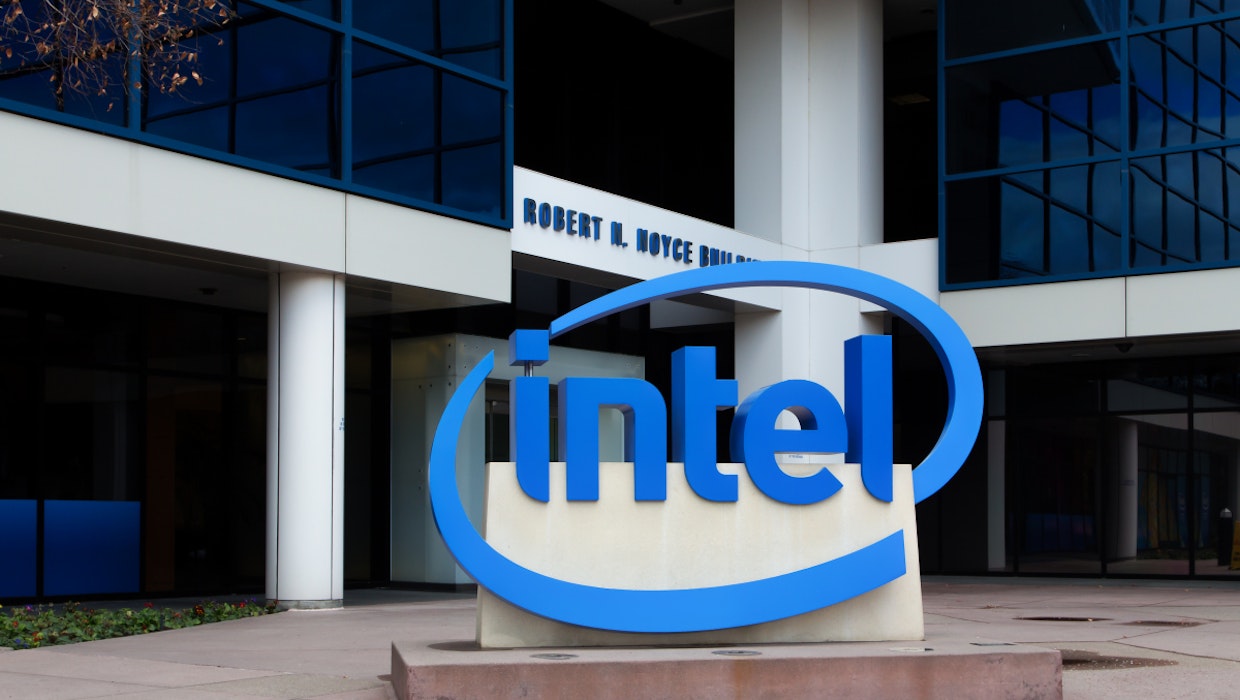 Intel gewinnt Amazon und Qualcomm als Kunden für Auftragsfertigung Intel gewinnt Amazon und Qualcomm als Kunden für Auftragsfertigung