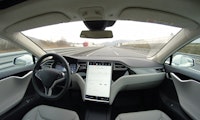 US-Behörde startet Untersuchung von Teslas Autopilot – und die Tesla-Aktie fällt