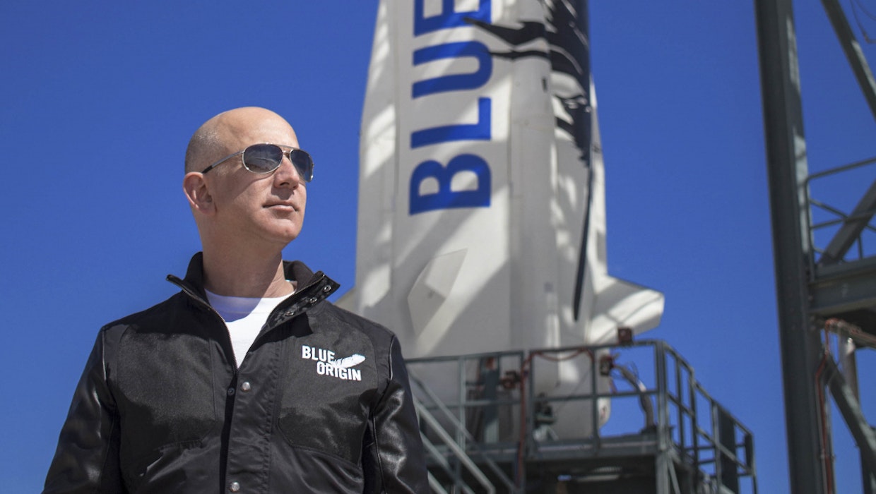 Bezos agradece a los empleados y clientes de Amazon que «pagaron» por su viaje al espacio