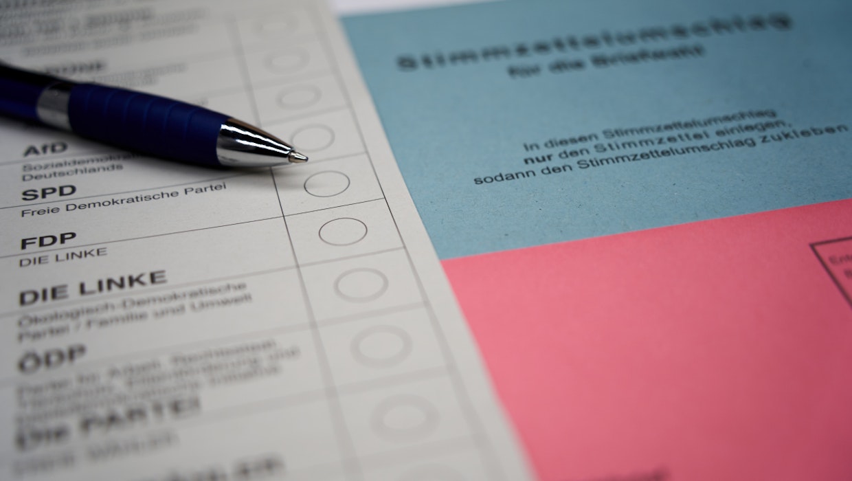 Bei der Wahlbeteiligung durch Briefwähler wird es dieses Jahr voraussichtlich zu einem Rekord kommen. (Foto: Jan von nebenan / shutterstock) Wählen per Smartphone? Wie die Blockchain-Technologie Briefwahlen revolutionieren könnte