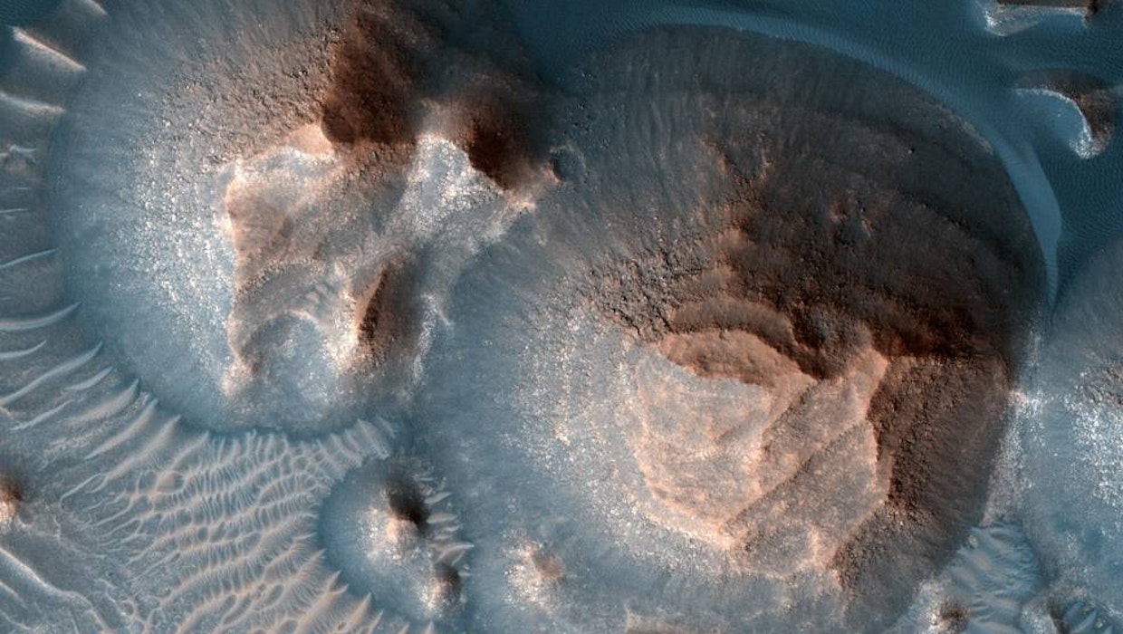 Keine Asteroiden: Wahrer Ursprung vieler Gesteinsbecken auf dem Mars entdeckt