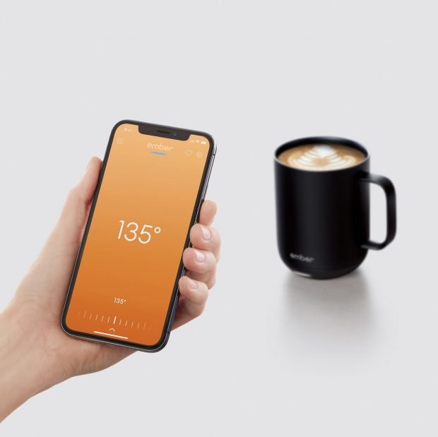 9 itens inteligentes que deveriam ter permanecido estúpidos 2 Caneca Ember e aplicativo de smartphone associado