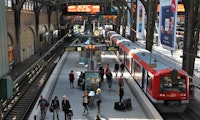 Bahn feiert Premiere: Erste vollautomatische S-Bahn in Hamburg gestartet