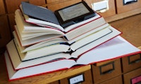 Onleihe: Verlage und Bibliotheken streiten über Verleih von E-Books