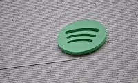 Spotify: Joe Rogan entfernt über 100 Folgen wegen Rassismus