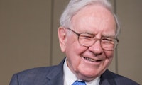 Warren Buffetts großer Coup: Apples Aufstieg auf 3 Billionen Dollar bringt ihm 120 Milliarden Dollar