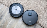 Saugroboter mit KI: iRobot Roomba j7 und Ecovacs Deebot T9 Aivi Plus im Test