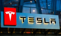 Tesla kündigt Aktiensplit im Verhältnis 3:1 an