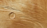 Neue Fotos vom Mars: Wer hat den roten Planten verkratzt?