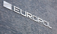 „Mehrere Millionen“ Euro per Phishing gestohlen: Europol nimmt 9 Personen fest