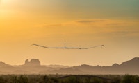 Solarflugzeug Airbus Zephyr S stellt neuen Rekord für unbemanntes Fliegen auf