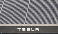 Tesla: Neue Solardach-Version wird bei eigenen Mitarbeitern getestet